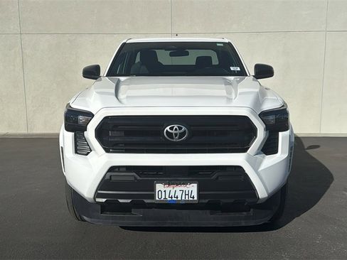 Used 2025 Toyota Tacoma SR image 2