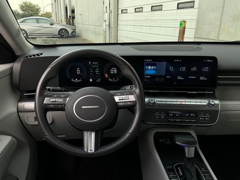 Used 2025 Hyundai Kona SEL image 14