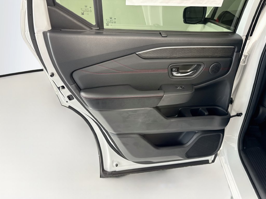 New 2026 Honda Pilot Black Edition image 27