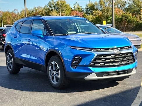 New 2025 Chevrolet Blazer LT w/ Convenience Package image 2