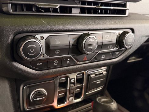 New 2026 Jeep Gladiator Sport AWD/4WD image 18
