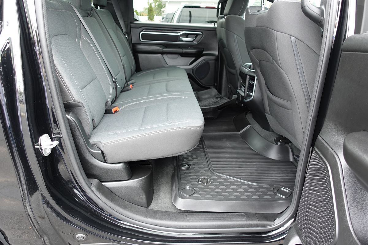 Used 2023 RAM 1500 Big Horn AWD/4WD image 30