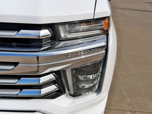 Used 2020 Chevrolet Silverado 3500 High Country image 9