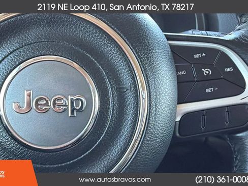 Used 2016 Jeep Renegade Latitude FWD image 13