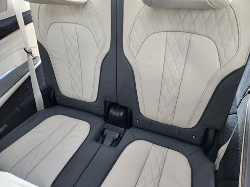 Used 2023 BMW X7 M60i w/ Executive Package image 33