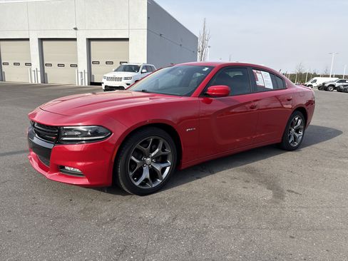 Used 2016 Dodge Charger R/T w/ Navigation & Travel Group image 5