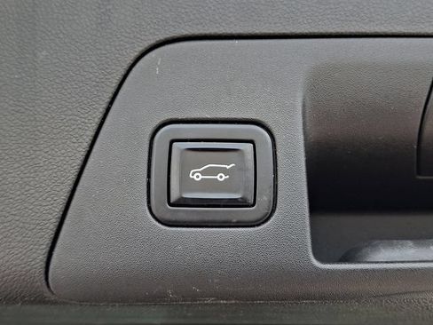 Used 2021 Buick Envision Avenir w/ Technology Package II AWD/4WD image 32
