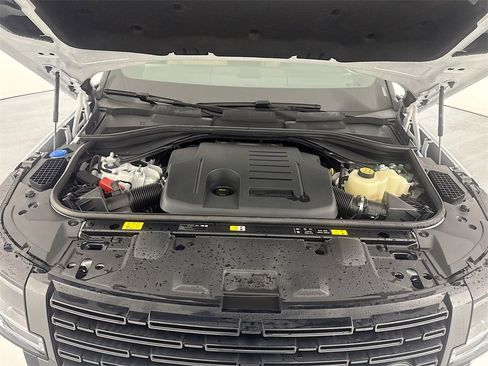 Used 2025 Land Rover Range Rover SE image 30