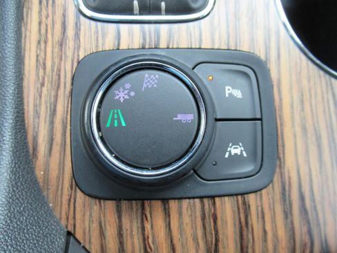 Used 2019 GMC Acadia Denali w/ Technology Package FWD image 28