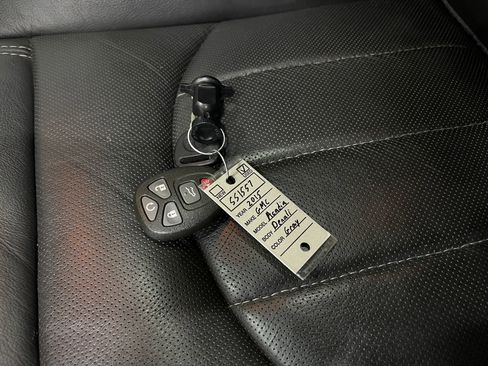 Used 2015 GMC Acadia Denali image 39