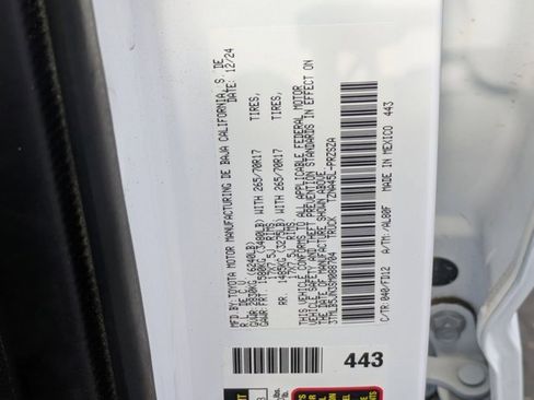 Used 2025 Toyota Tacoma TRD Off-Road image 36