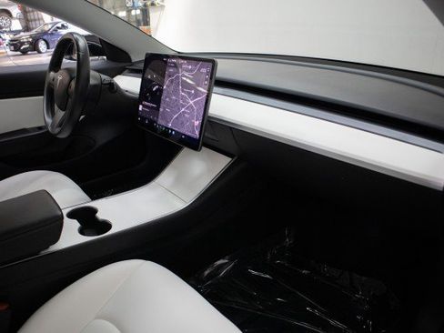 Used 2018 Tesla Model 3 Long Range image 28