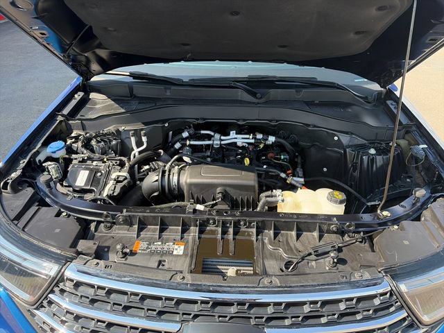 Used 2022 Ford Explorer XLT w/ Equipment Group 202A AWD/4WD image 56