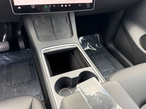 Used 2023 Tesla Model Y Long Range AWD/4WD image 18