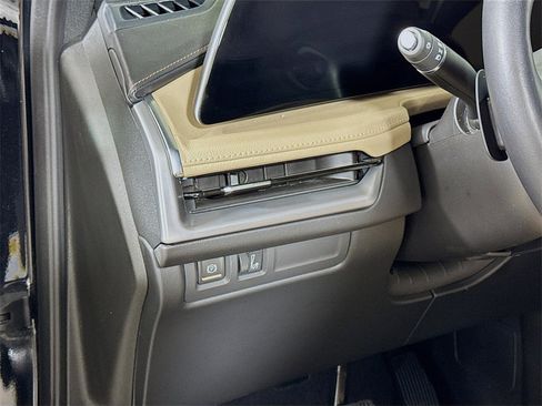 Certified 2025 Cadillac XT4 Premium Luxury image 8