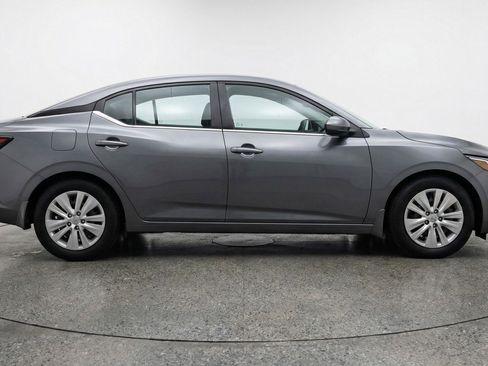 Used 2025 Nissan Sentra S image 11