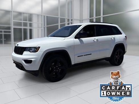 Used 2019 Jeep Grand Cherokee Laredo AWD/4WD image 2