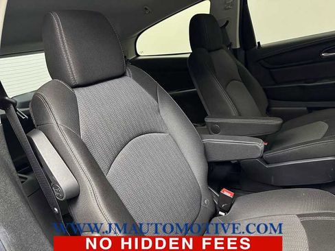 Used 2017 Chevrolet Traverse LT w/ Style and Technology Package image 20