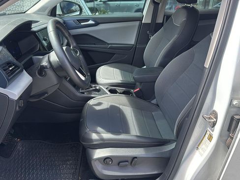 Used 2023 Volkswagen Taos SE image 12