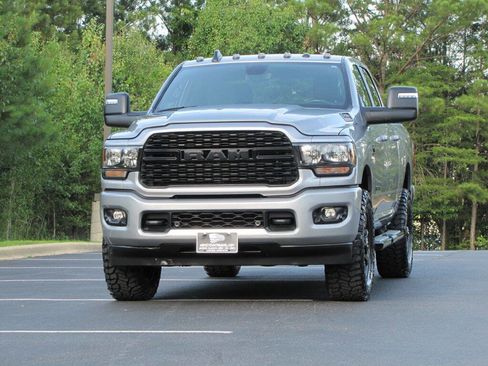 Used 2024 RAM 2500 Big Horn w/ Night Edition AWD/4WD image 8