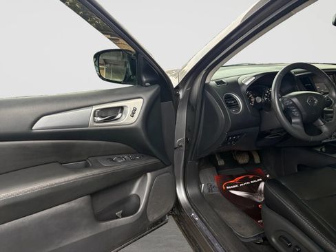 Used 2017 Nissan Pathfinder SL AWD/4WD image 11