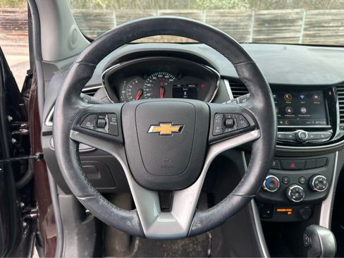 Used 2022 Chevrolet Trax LT w/ Sport Edition AWD/4WD image 11
