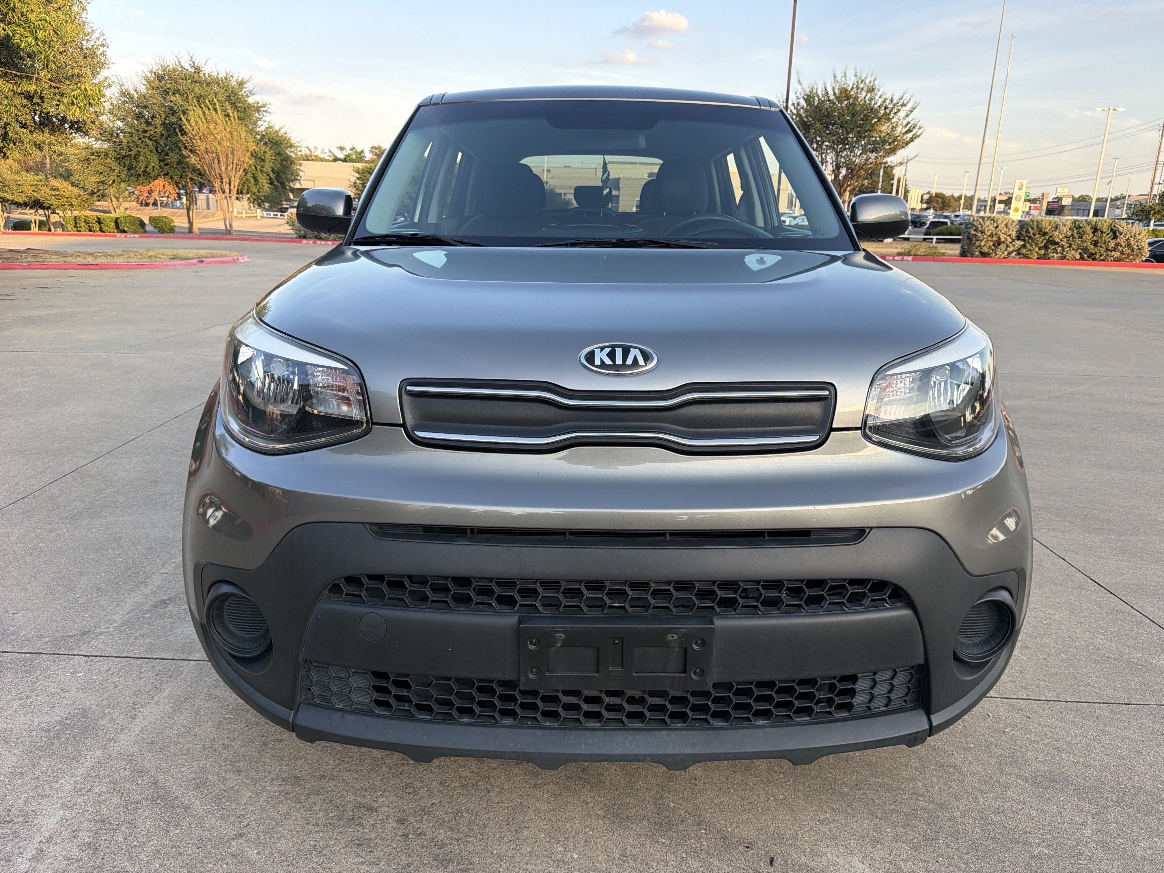 Used 2018 Kia Soul w/ Convenience Package FWD image 2