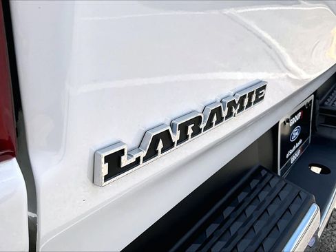 Used 2022 RAM 1500 Laramie AWD/4WD image 13