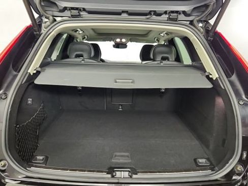 Certified 2023 Volvo XC60 T8 Plus AWD/4WD image 38