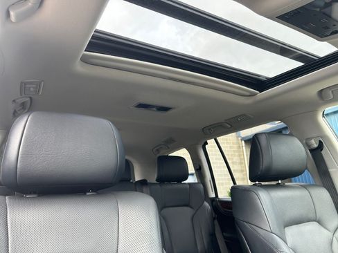 Used 2021 Lexus LX 570 4WD w/ Luxury Package image 27