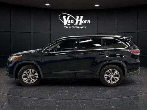 Used 2015 Toyota Highlander XLE image 12