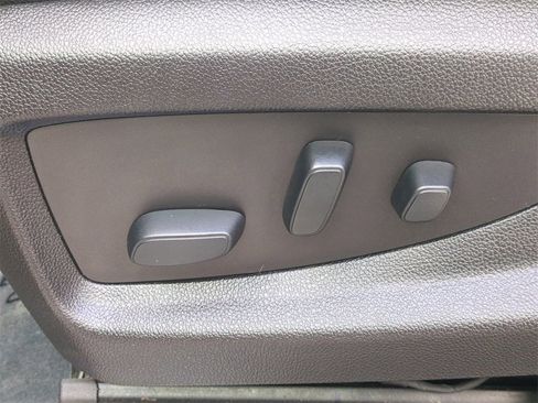 Used 2018 Chevrolet Silverado 1500 LTZ Z71 w/ Redline Edition image 20