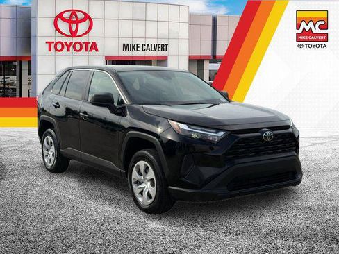 Certified 2025 Toyota RAV4 LE FWD image 7
