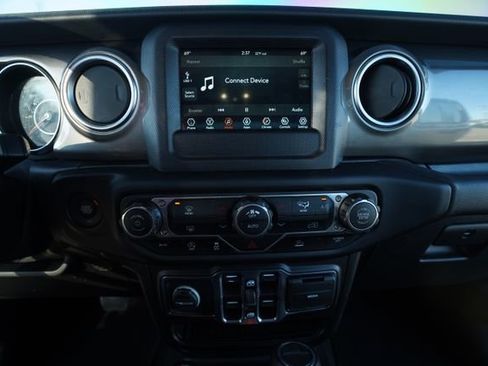 Used 2021 Jeep Gladiator Overland w/ LED Lighting Group image 28