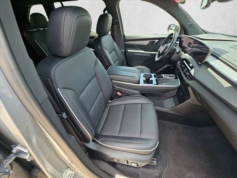 Used 2025 Buick Enclave Preferred FWD image 22