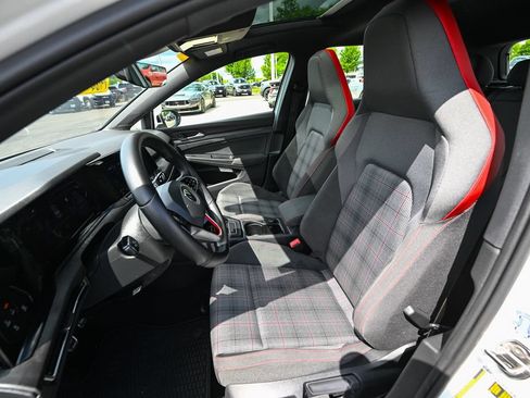Used 2022 Volkswagen GTI SE FWD image 18
