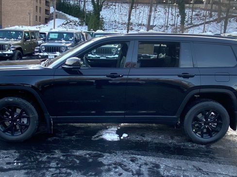 New 2025 Jeep Grand Cherokee L Altitude image 4