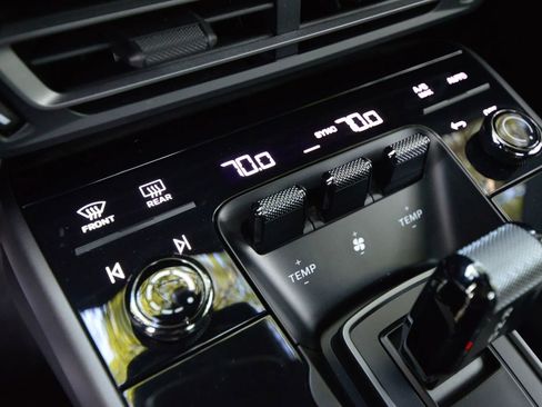 Used 2021 Porsche 911 Carrera image 44