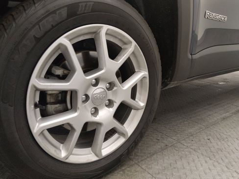 Used 2020 Jeep Renegade Latitude w/ LED Lighting Group image 31