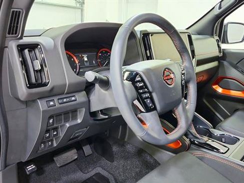Certified 2025 Nissan Frontier PRO-4X w/ Interior Protection Package AWD/4WD image 10