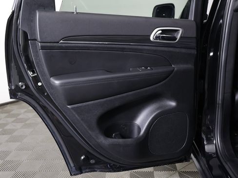 Used 2022 Jeep Grand Cherokee Limited image 23