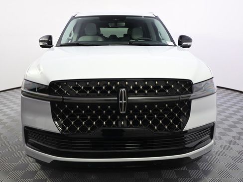 New 2025 Lincoln Navigator L Black Label image 10