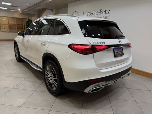 Certified 2024 Mercedes-Benz GLC 300 image 3