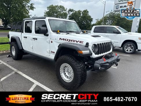 Used 2025 Jeep Gladiator Mojave w/ Convenience Group AWD/4WD image 6