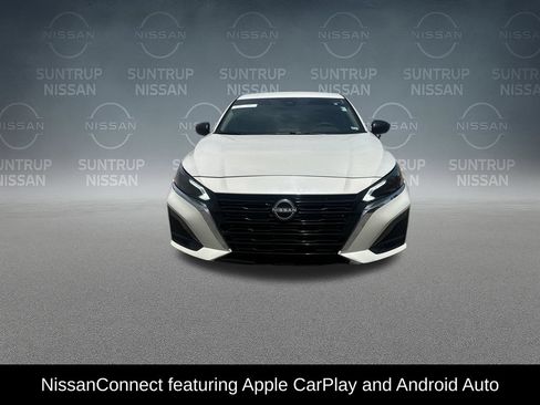 Used 2025 Nissan Altima 2.5 SV FWD image 11