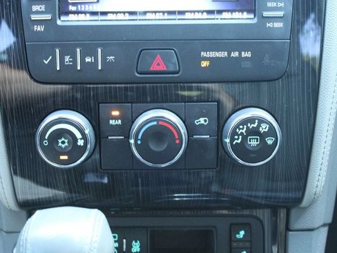 Used 2017 Chevrolet Traverse LT w/ Style and Technology Package AWD/4WD image 19