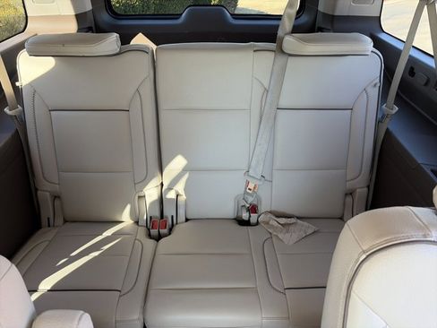 Used 2023 GMC Yukon XL Denali image 17