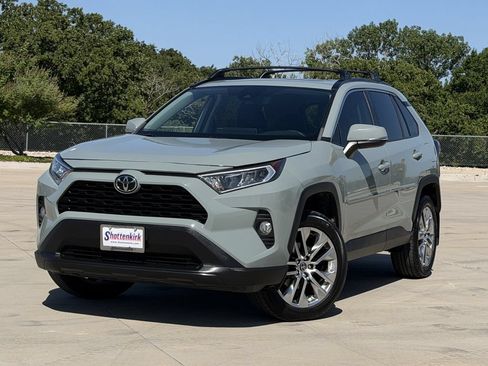 Used 2021 Toyota RAV4 XLE Premium FWD image 2