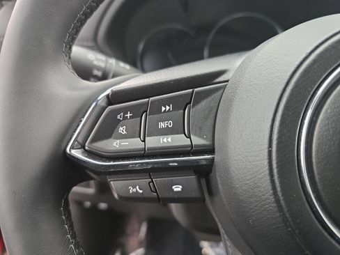 Used 2023 MAZDA CX-5 Signature image 17