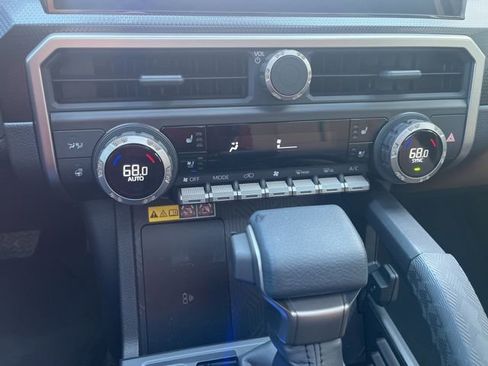 Used 2025 Toyota 4Runner Limited image 18